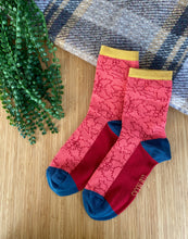 Load image into Gallery viewer, 1PK LADIES COTTON HOLLY SOCKS 
