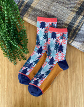 Load image into Gallery viewer, 1PK LADIES COTTON WOODLAND SOCKS 
