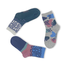 Load image into Gallery viewer, 3 Pack Abstract Kids Sustainable Cotton Fashion Ankle Socks for Boys and Girls
